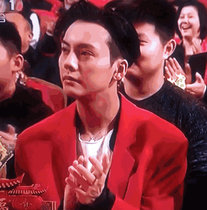 春晚四大男神台下鼓掌方式,陈伟霆高冷,李易峰欢跃,你