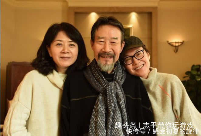 老戏骨李雪健全家福,影后妻子穿廉价布衣,儿子是北影学霸