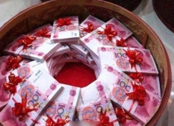 8万8的见面礼,16万的彩礼,"十全十美"的过大礼,城里的一套房子……这