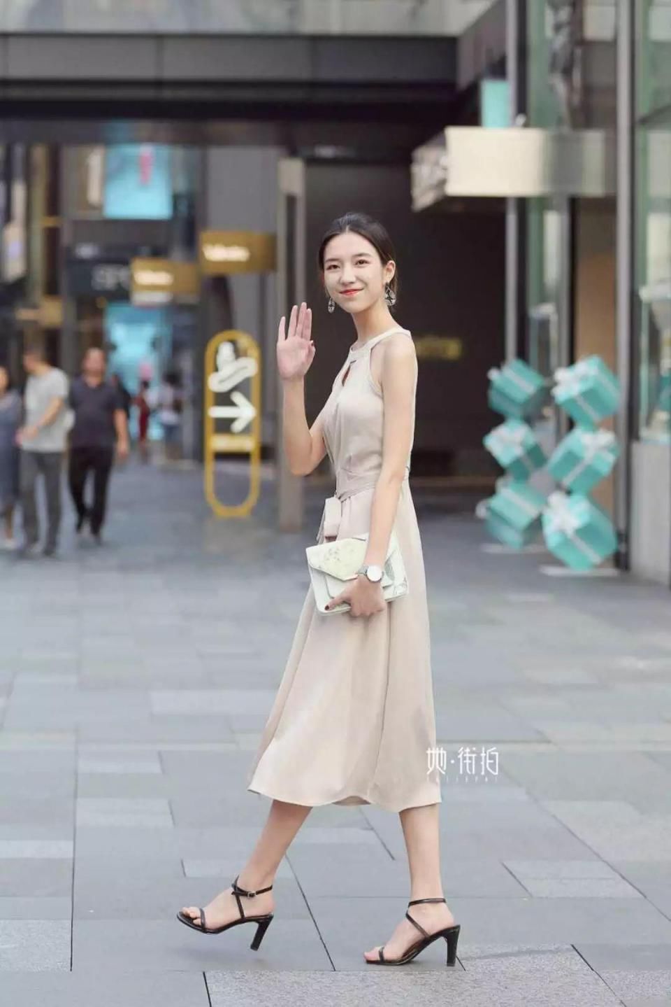 我在青岛万象城,和你约一场时尚街拍look秀