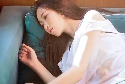 为什么男人得到女人后,就不喜欢太黏人的女人呢?