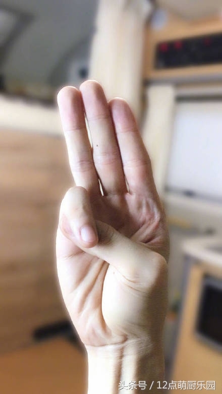 十个手指到底可以有多灵活 以下手势均为高难度 切勿随意模仿!