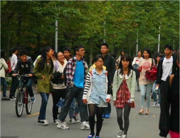 大学四年学生让人堪忧的堕落现象,大一新生和家长应及时发现避免