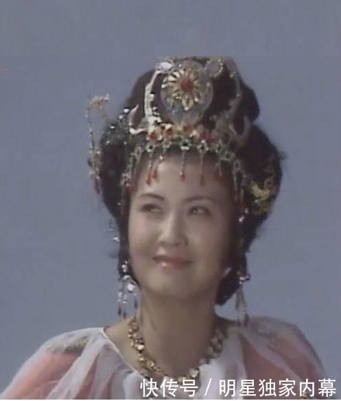 万馥香:出生于1941,1994年11月8日去世,享年53岁,生于江苏,饰演王母