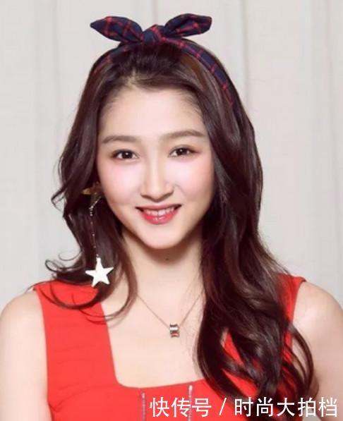 热巴只是戴了一个鲜花发箍 五官美如雕刻 网友 关晓彤太惊喜!
