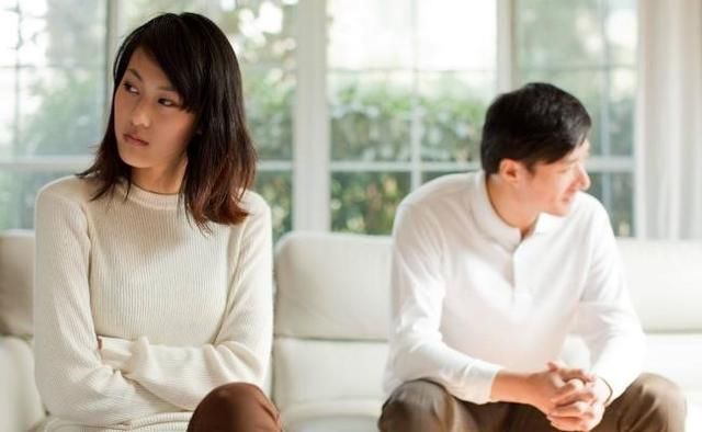 抱孩子回娘家,回家后老公大骂我一顿,婆婆抬起手想打人