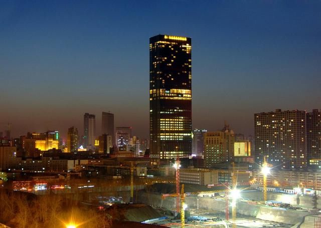 开元环球大厦 石家庄电视塔为全钢构架,塔高280 米,是华北第一,亚洲第
