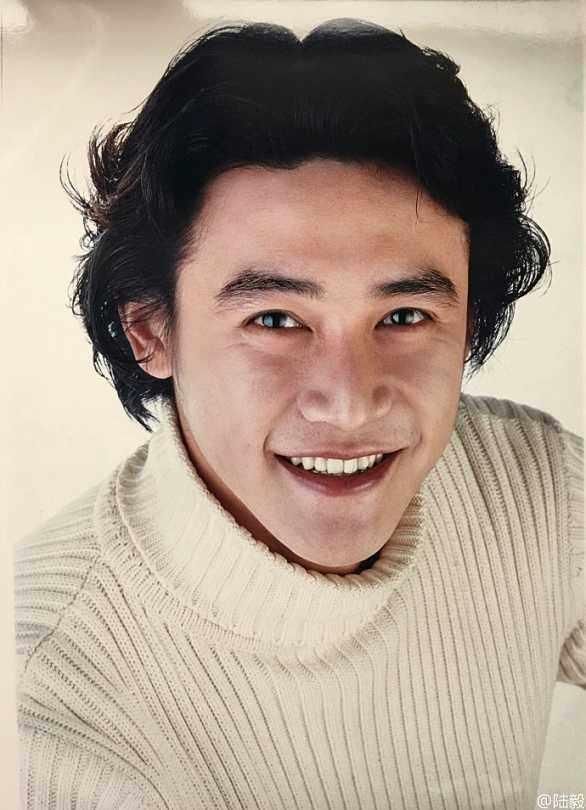 那些老腊肉男明星的长发造型,胡歌显老,谢霆锋帅成经典!