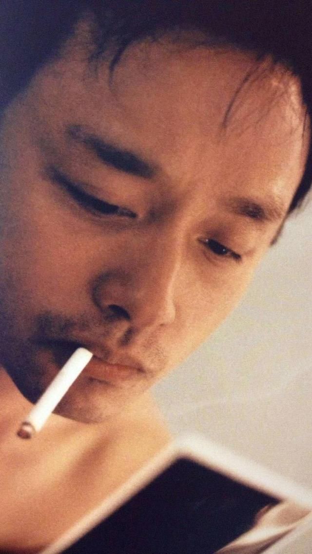 美目流转都是情,哥哥,甚是想念!高清张国荣壁纸