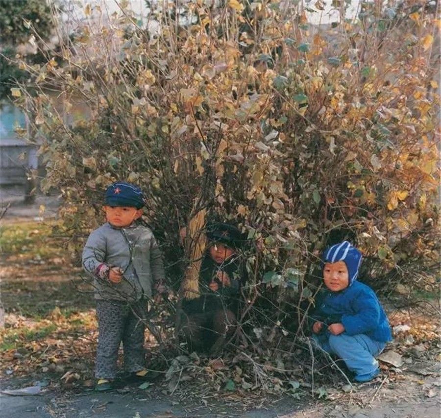 日本摄影家拍摄的中国80年代的童年生活高清老照片