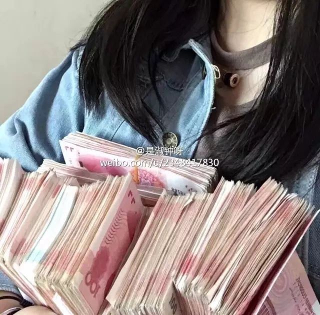 想要分手也不怪 毕竟,在大多数人的眼里 过年应该是这样的