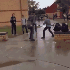 搞笑gif:老司机这么玩,我服气!