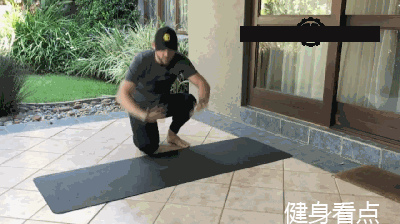 每天200个俯卧撑效果颇佳,但俯卧撑公认的一个错误,值得注意!