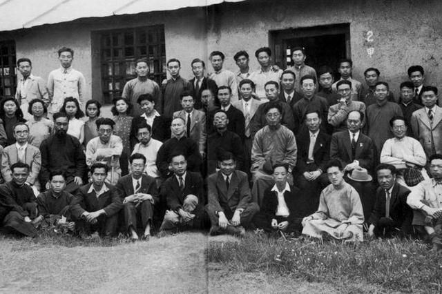 1938年,北大,清华和南开迁至长沙,组成国立西南联合大学.