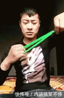 爆笑gif:干柴烈火有点太干柴烈火了哈哈哈