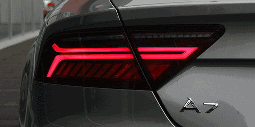 这个世界上只有两种车灯 一种是其他车灯 另一种是奥迪车灯 奥迪有