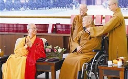 从学诚法师眼中的星云大师,看当代高僧空灵中新的顿悟
