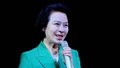 迟小秋说：欢迎大家走进剧场感受国粹的魅力！