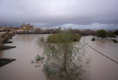 西班牙南部遭风暴侵袭 超1.1万人被迫撤离家园