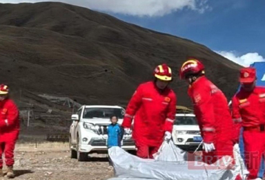 争分夺秒！西藏巴青7.0级地震：中国安能60名救援力量抵达震中，队员徒手清理废墟
