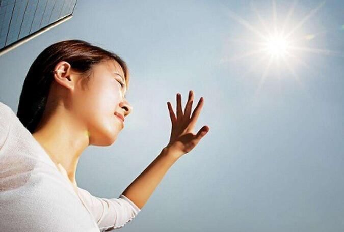 春天脸上易长斑怎么办?皮肤科专家:祛斑从排解