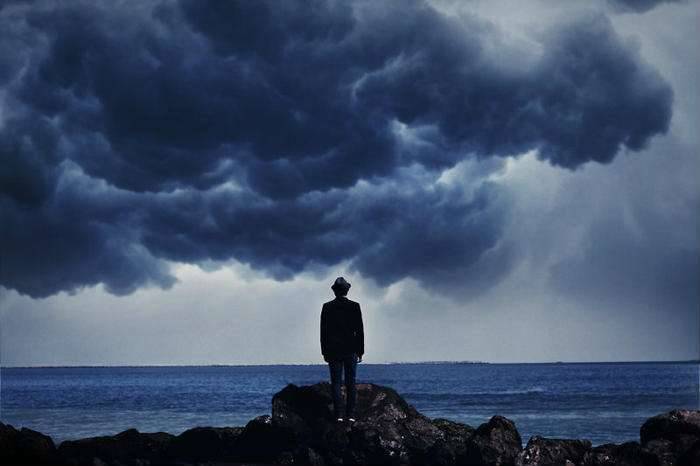 悲观的首席,花样的看空