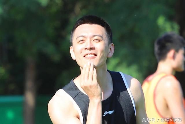 CBA第一帅哥独中5球模仿C罗庆祝 辽宁男篮跨