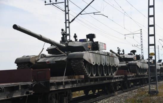 我军合成旅首次亮相俄境内,俄指挥官一眼就判