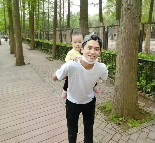 英雄联盟退役选手PDD、五五开、草莓他们的