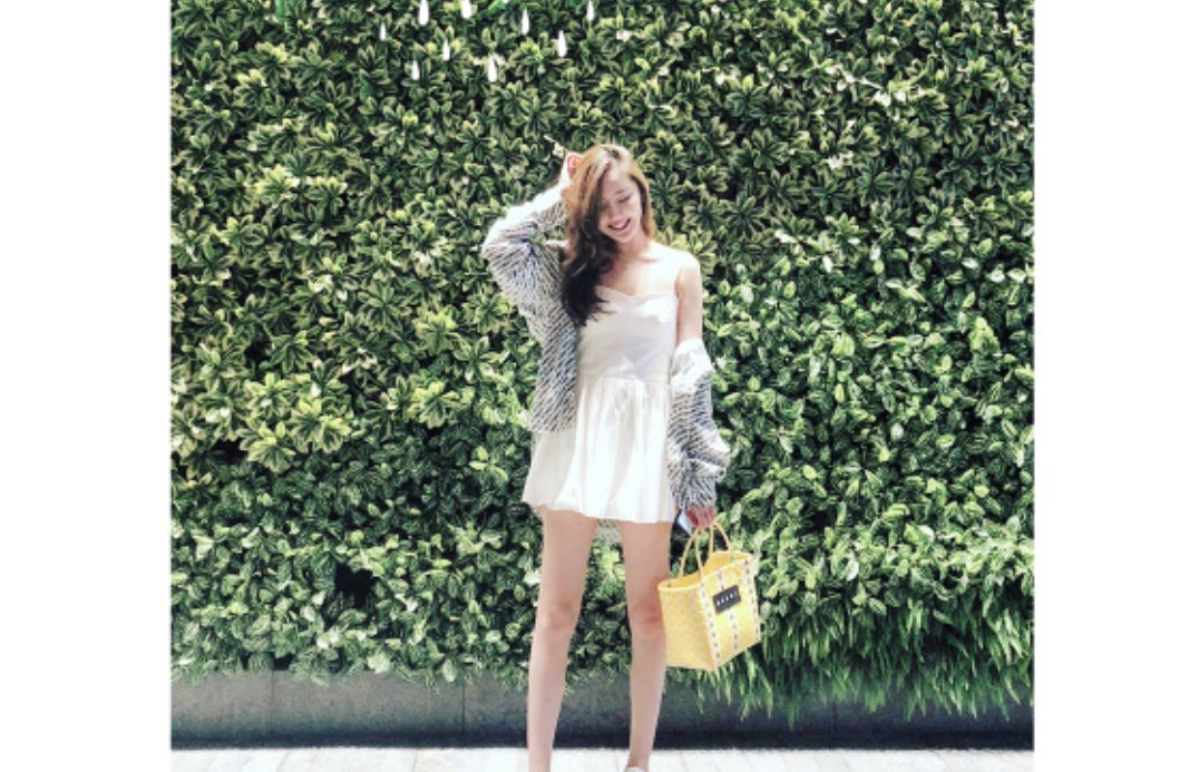 河南建业球员王上源的妻子,晒出自己平常的生