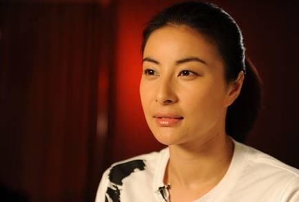 郭晶晶差点瞎掉像老人,丈夫却玉树临风,网友:配