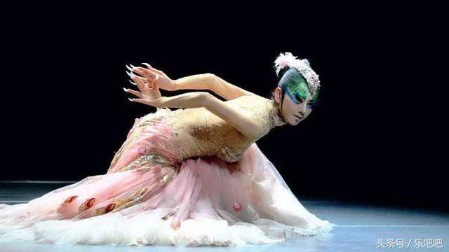 59岁杨丽萍近照惹人怜!为孔雀舞自断肋骨,嫁人拒绝生育终离婚! 59岁杨丽萍近照惹人怜!为孔雀舞自断肋骨,嫁人拒绝生育终离婚!