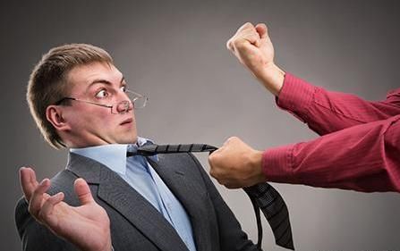 不还信用卡?银行催收,起诉流程解析!黑户要注