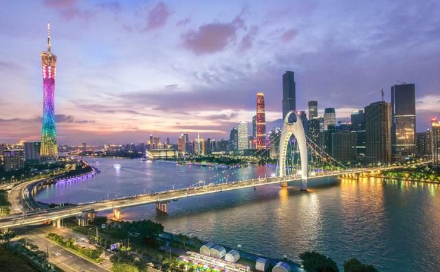 广东江苏34市GDP大排名,深圳=南京+徐州+镇