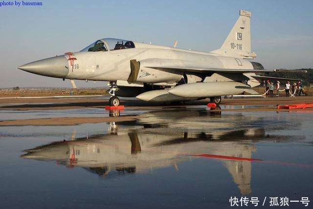 瑞士为什么可能买中国枭龙战斗机? 真实原因有