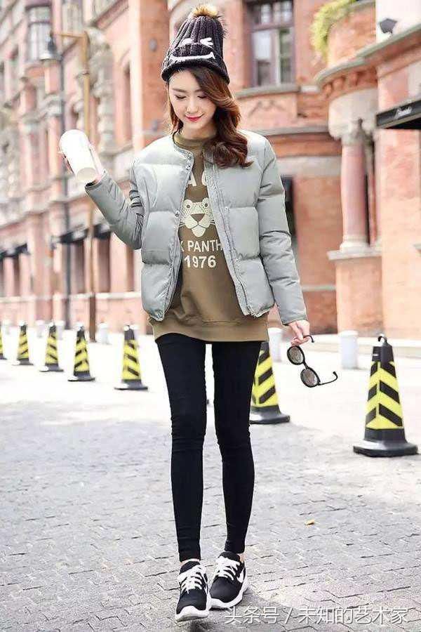 《性感东京》短款羽绒服怎么搭配才好看?小个