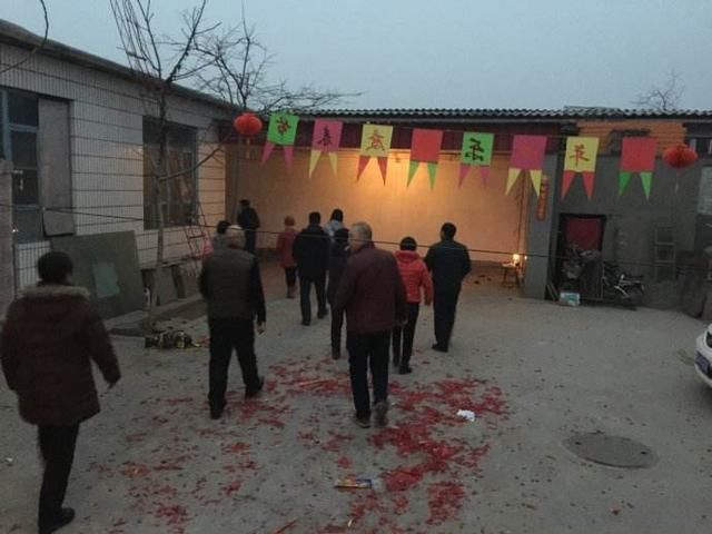 小时候的我们过年玩的是有多开心!长大后就再