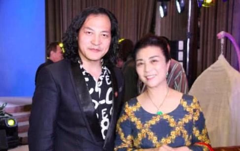 范冰冰被捕?范冰冰妈妈辟谣好着呢,还曝出婚姻