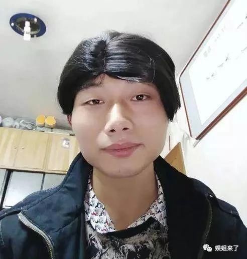 明星被商家乱P:杨幂满脸痘,热巴代言50块包,鹿