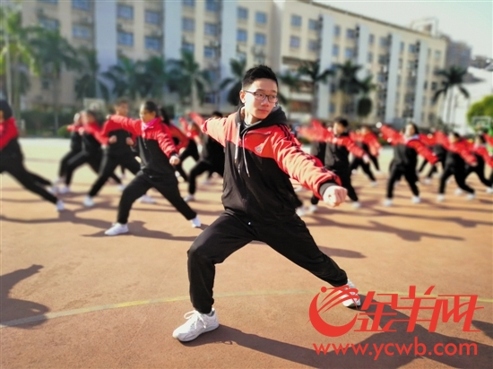 惠景中学开设武术课，创立武术队，编写武术校本课程，并申报成为佛山市武术传统学校
