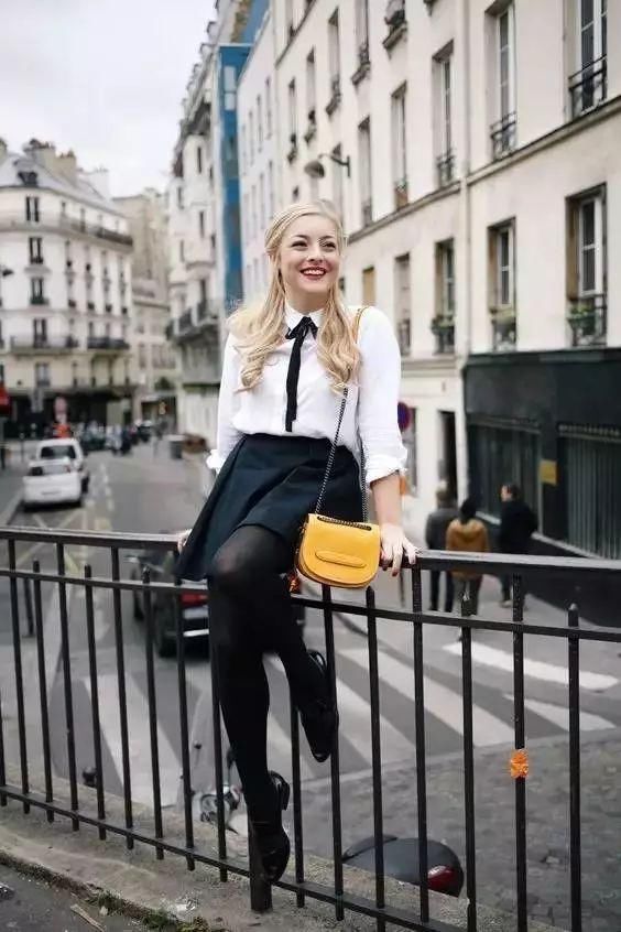 时尚技巧冬天穿打底裤要配什么鞋子才好看?