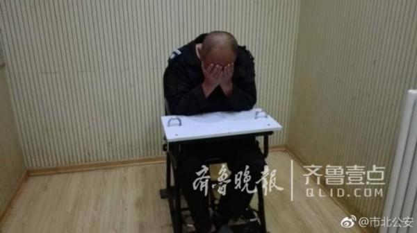 公交车上殴打让座学生，青岛58岁男子被拘10天