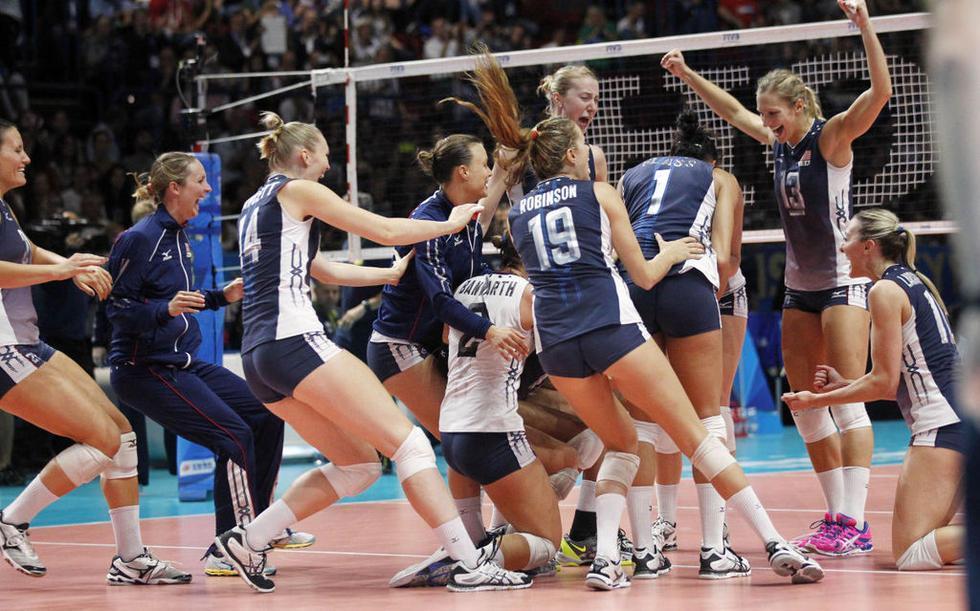 第一名：美国女子排球队。大家看到这儿可能要失望了，为什么论性感美国女排可以排第一呢？这都要归功于美国女排主攻手洛根？汤姆，这位斯坦福大学走出来的高材生不光在排球上天赋异禀，颜值身材无可挑剔，是当之无愧的美国女排第一性感美女。美国女排在本届奥运会上一路闯关挺进半决赛，但被塞尔维亚女排3-2逆转，止步决赛。