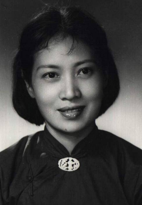 张圆(1926年-2000年),电影演员,导演,河南卫辉人.