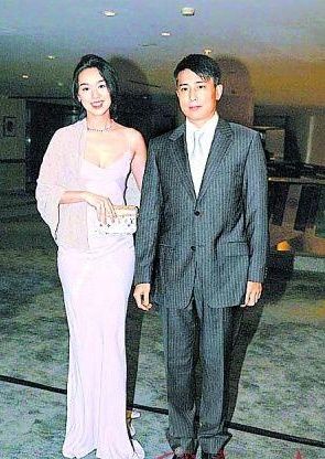 夫妻一场电视剧26集完整版 t0103fbadbff3d67798.jpg?size=295x416