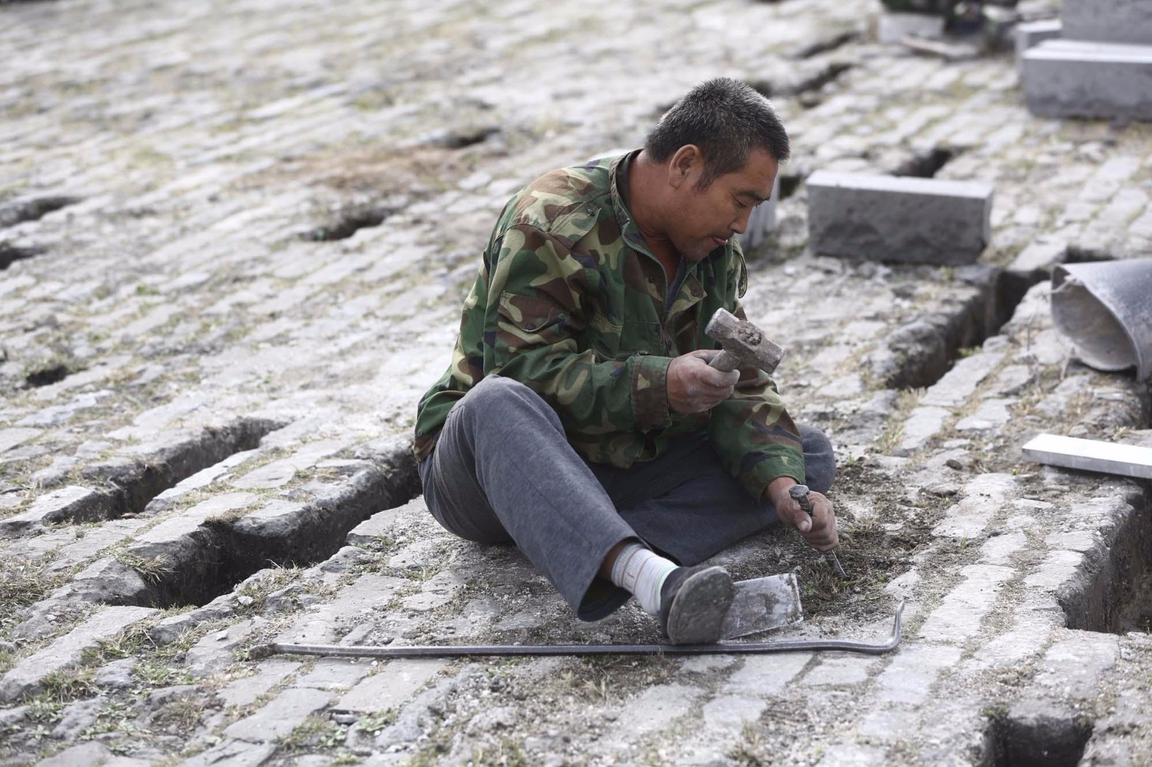 他们被称为"皇家"民工队 修补故宫一天赚200