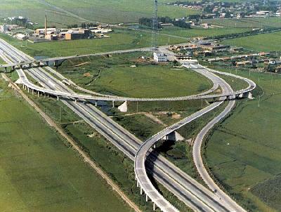 1990年8月20日 沈大高速公路全线试通车