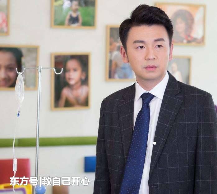 娱乐圈单眼皮男星人气榜,黄轩赵又廷上榜,第一