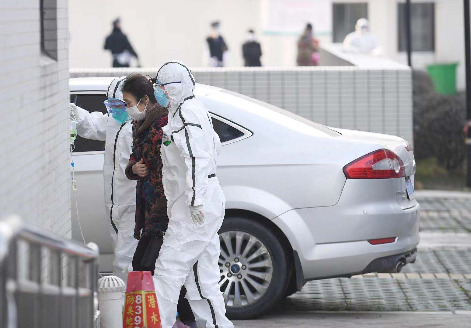 直击武汉"新冠"感染者入院 北京医疗队接诊首例患者