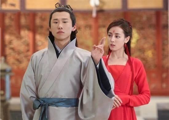 道总裁签约艺人,颜值气质不输杨幂的幂军团!